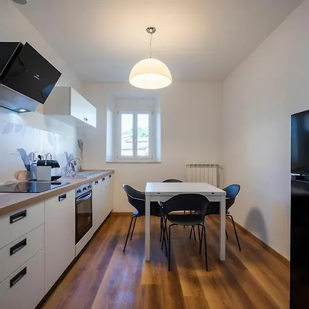 In For 4 Guests Wi-fi, Washing Machine, And Ac Apartament Greve in Chianti